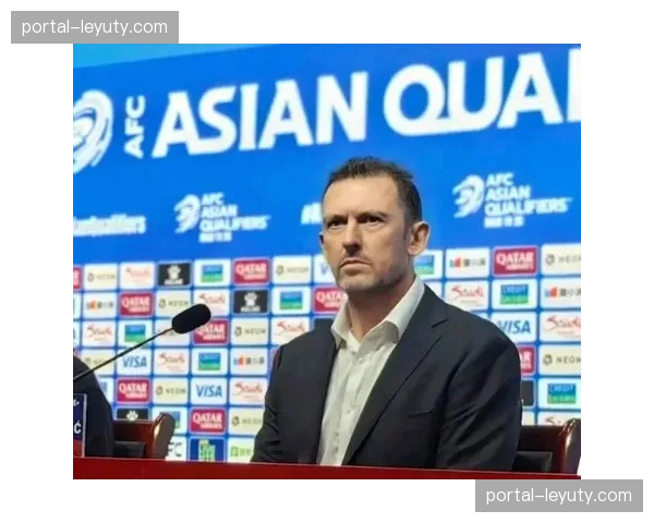 澳大利亚主打长传冲吊，欧文与麦克格里的中场衔接是破局关键